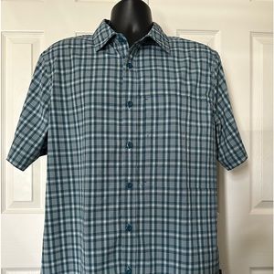 Woolrich Nylon Polyester short leeve button down shirt Size L Blue & White